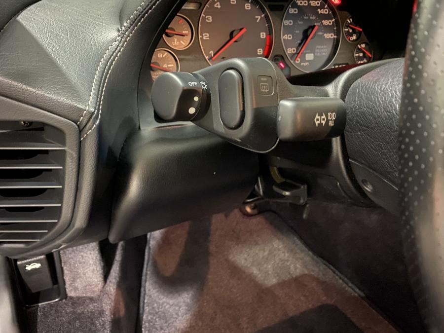 Детали интерьера Acura NSX-T 2004 года  (фото 65 из 121)